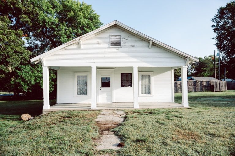 Worst Investment Ever? Don’t Bet Your House on Mickey Mantle’s Home!